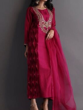 Safia Ali Brand New outfit